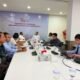 Bupati Boalemo Drs. Rum Pagau (kanan) berdiskusi dengan Kepala OJK Provinsi Sulawesi Utara, Gorontalo terkait penguatan inklusi keuangan dan pengembangan ekonomi lokal di Kabupaten Boalemo, Rabu (5/8/2026)/Hibata.id