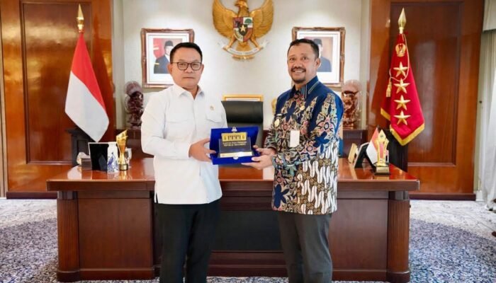 Trans Marine Jadi Misi Besar Azhari untuk Wajah Baru Buton Tengah