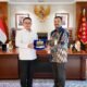 Bupati Buton Tengah, Dr. Azhari, saat bertemu Kepala Kantor Sekretariat Kepresidenan, Prof. Dr. Jenderal (Purn.) Dudung Abdurachman, di Jakarta, Kamis (6/8/2026)/Hibata.id