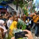 Warga mengantre untuk membeli kebutuhan pokok pada Gerakan Pangan Murah dan Produk Unggulan 2026 di halaman Kantor Dinas Ketahanan Pangan Kabupaten Tulungagung, Kamis (6/8/2026). Program tersebut digelar untuk menjaga stabilitas pasokan dan harga pangan sekaligus mendukung pengendalian inflasi daerah/Hibata.id