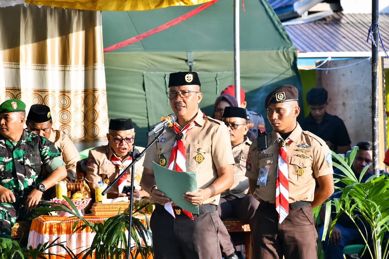 Wakil Bupati Boalemo Lahmudin Hambali membuka Kemah Merdeka Berkarya Jilid III Kwartir Ranting Tilamuta, Jumat (7/8/2026). Ia mengapresiasi kegiatan tersebut sebagai wadah pembentukan karakter dan kepemimpinan generasi muda/Hibata.id
