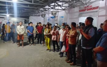 Wali Kota Kotamobagu Weny Gaib bersama Wakil Wali Kota Rendy Virgiawan Mangkat dan jajaran Forum Koordinasi Pimpinan Daerah (Forkopimda) memantau langsung penanganan korban kecelakaan dalam ajang drag race di Kelurahan Upai, Kecamatan Kotamobagu Utara. (Foto: Humas)