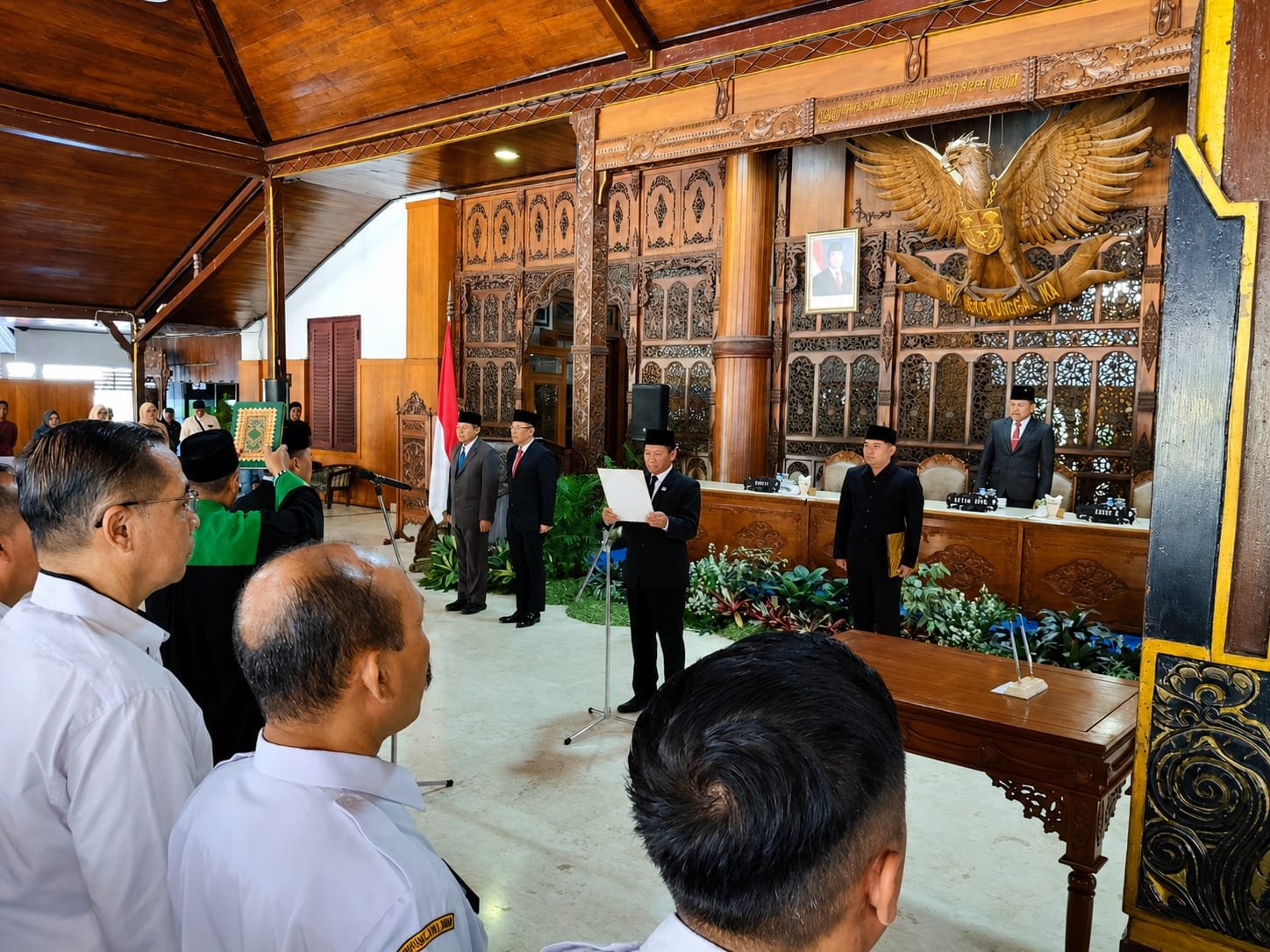 Tri Hariadi resmi dilantik sebagai Sekda Tulungagung oleh Plt Bupati Ahmad Baharudin/Hibata.id