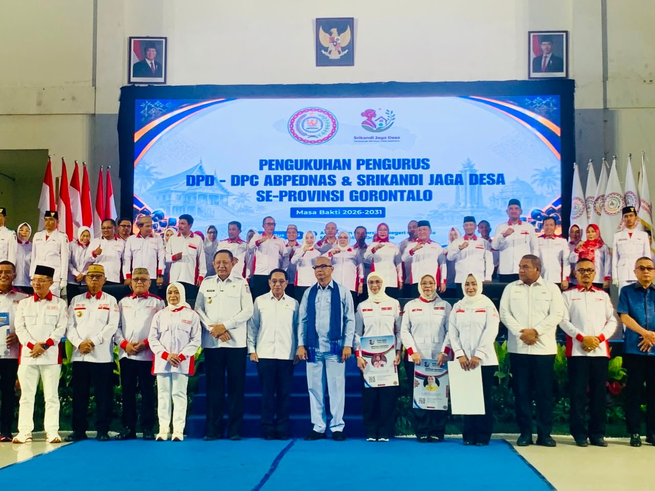 Kepengurusan Dewan Pimpinan Daerah (DPD) dan Dewan Pimpinan Cabang (DPC) Asosiasi Badan Permusyawaratan Desa Nasional (ABPEDNAS) bersama Srikandi Jaga Desa se-Provinsi Gorontalo resmi dikukuhkan. (Foto: Randa/Hibata.id)