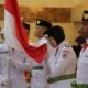 Wakil Wali Kota Kotamobagu Rendy Virgiawan Mangkat mengukuhkan anggota Pasukan Pengibar Bendera Pusaka (Paskibraka) Kota Kotamobagu Tahun 2026 di Ballroom Sutanraja Hotel, Kotamobagu, Jumat, 14 Agustus 2026. (Foto: Humas)
