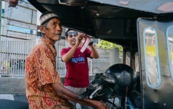 Jelang HUT ke-81 RI, Bank Mandiri dan SMSI Gorontalo Bagikan 810 Bendera Merah Putih