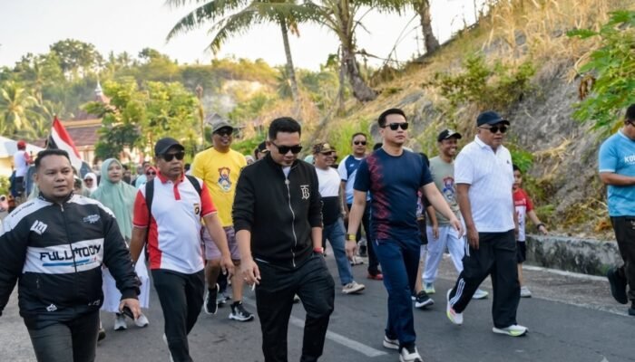 Jalan Sehat hingga Cek Kesehatan, Wabup Tonny Ajak Warga Biasakan Hidup Bugar
