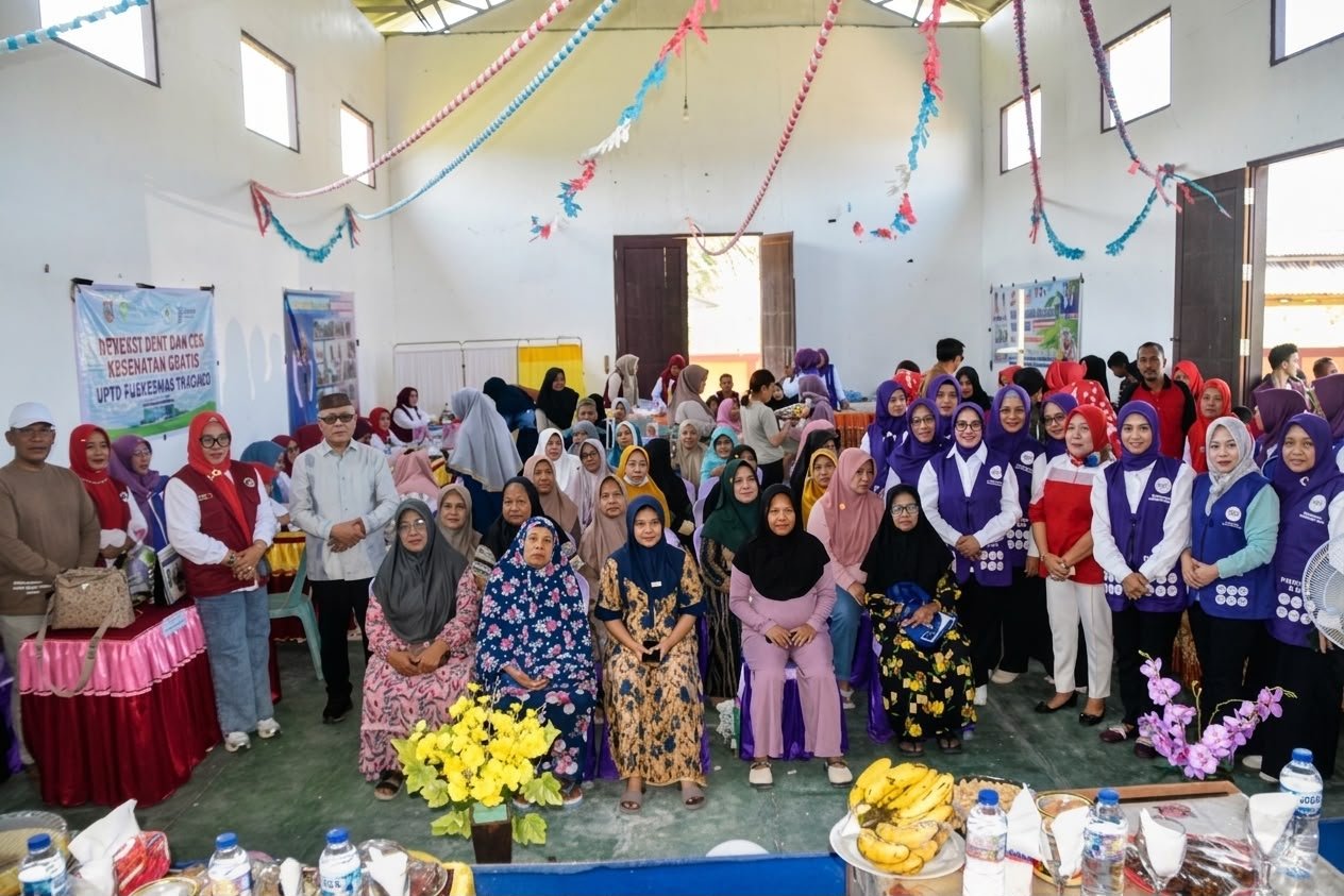 Bupati Gorontalo Sofyan Puhi saat menghadiri kegiatan Posyandu Terintegrasi di Gedung Sorga, Desa Moahudu, Kecamatan Tabongo, 16 Agustus 2026. (Foto: Humas)