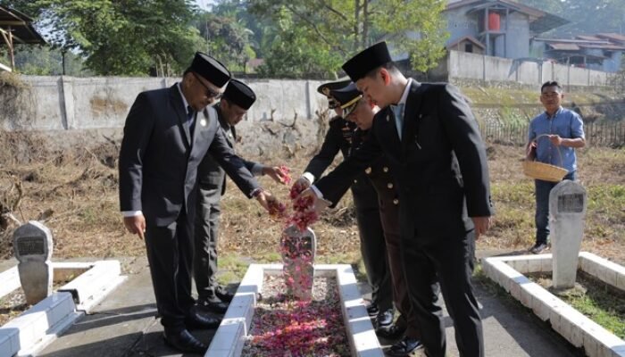 Ziarah ke Makam Pahlawan, Wali Kota Kotamobagu Kenang Jasa Pejuang Kemerdekaan