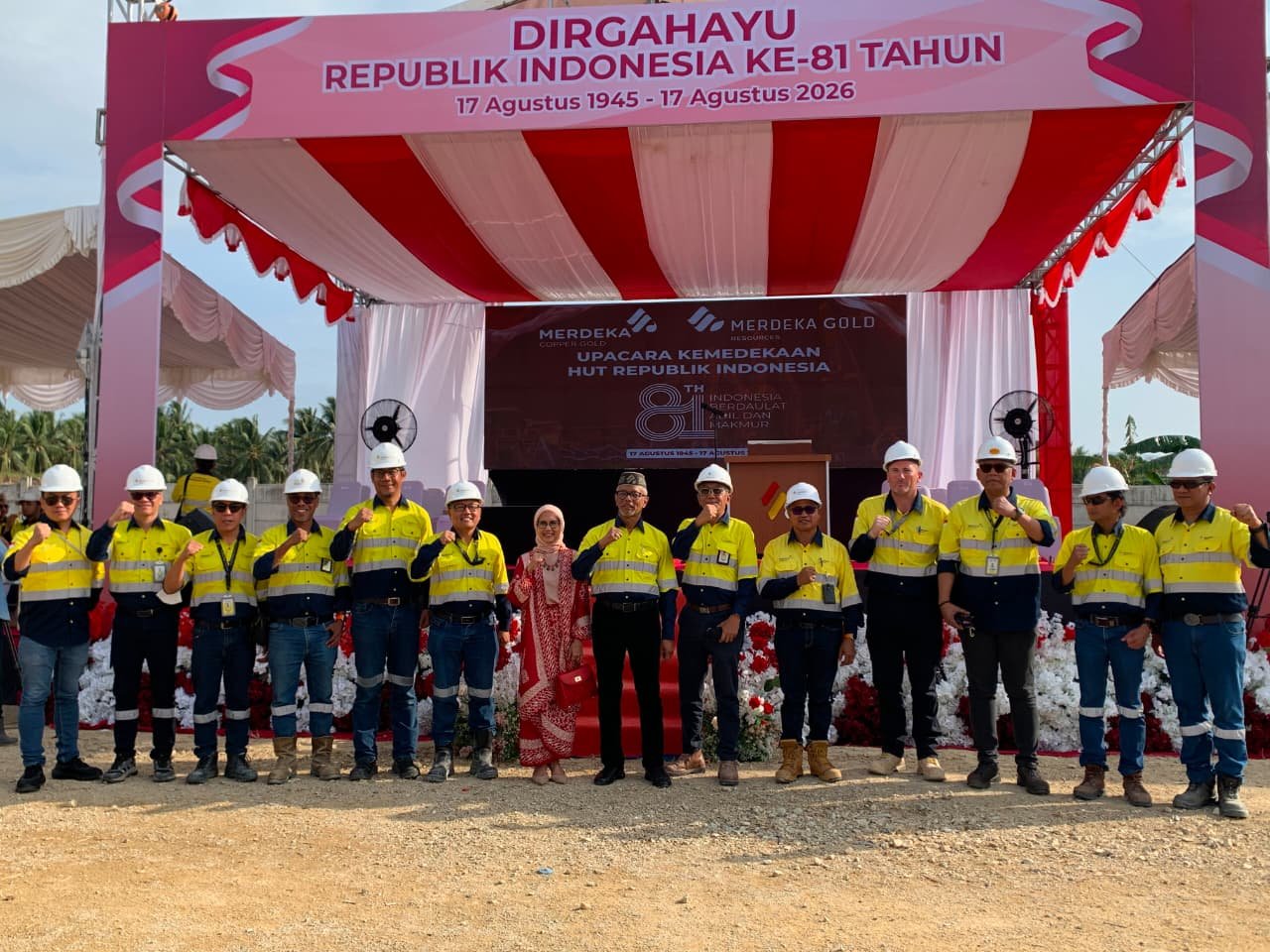 Presiden Direktur PT Merdeka Gold Resources Tbk (EMAS) Boyke Poerbaya Abidin usai menjadi pembina Upacara HUT ke-81 Kemerdekaan Republik Indonesia di Kilometer Nol Pani Gold Mine, Senin (17/8/2026). 