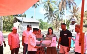 Wabup Boalemo Serahkan Santunan Baznas ke Tiga Korban Kebakaran