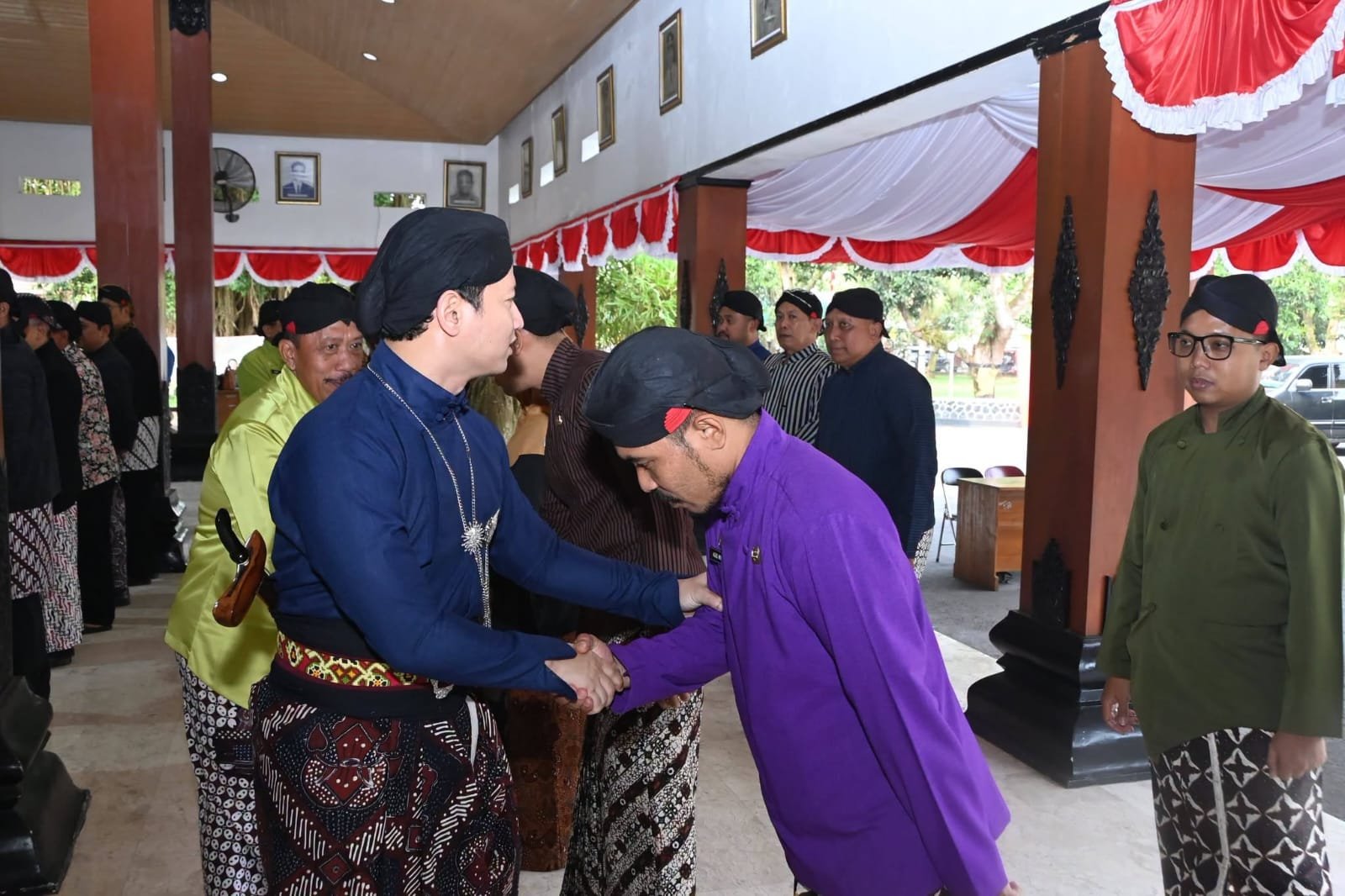 Bupati Trenggalek Mochamad Nur Arifin mengambil sumpah 62 pejabat administrator dan pengawas di lingkungan Pemerintah Kabupaten Trenggalek, Rabu (19/8/2026). Pelantikan tersebut menjadi bagian dari penataan birokrasi dan penguatan pelayanan publik/Hibata.id