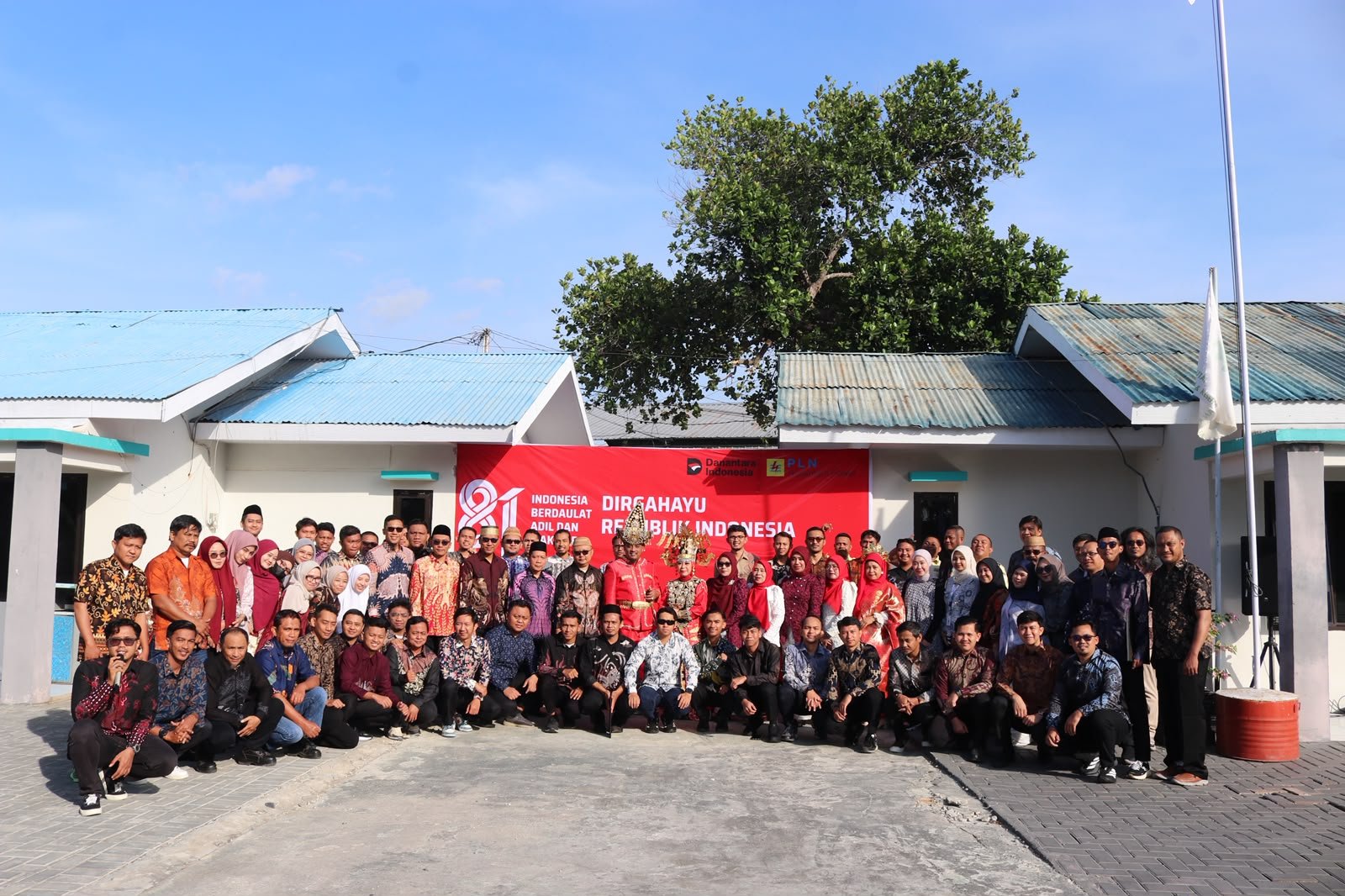 PLN Nusantara Power Unit Pembangkitan Gorontalo usai melaksanakan upacara peringatan HUT ke-81 Kemerdekaan Republik Indonesia di halaman kantor Unit Pembangkitan Gorontalo, Senin (17/8/2026)/Hibata.id