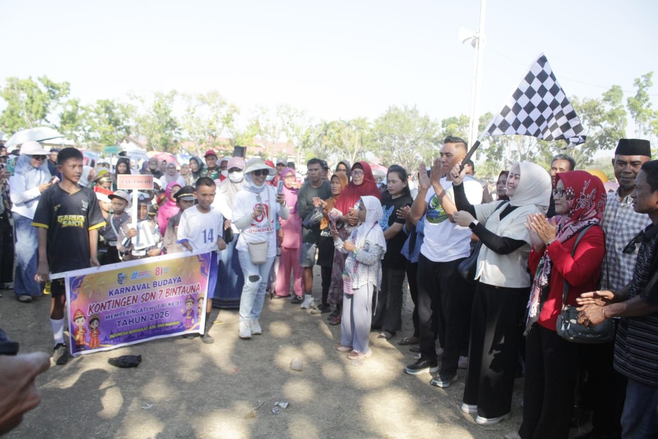 Karnaval Budaya di Lapangan Inomasa, Bintauna, Bolmut, diikuti beragam peserta dan disaksikan lebih dari 3.000 warga dalam perayaan HUT ke-81 Kemerdekaan RI/Hibata.id
