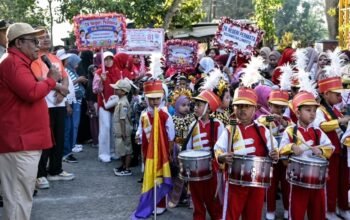 Ratusan anak TK dan PAUD mengikuti Karnaval TK/PAUD Limboto dengan kostum profesi dan pakaian adat untuk memeriahkan HUT ke-81 Kemerdekaan RI/Hibata.id