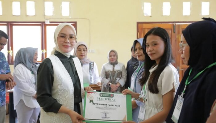 Dekranasda Kotamobagu Dorong Warga Sulap Eceng Gondok Jadi Kerajinan