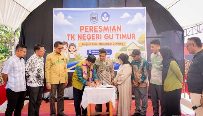 TK Gu Timur Resmi Dibuka, Bupati Azhari Siapkan Gedung Baru di Pesisir