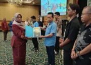Perwakilan PLN Nusantara Power UP Gorontalo menerima penghargaan PROPER Peringkat Biru periode 2024–2025 di Grand Q Hotel, Kota Gorontalo, 20 Agustus 2026/Hibata.id