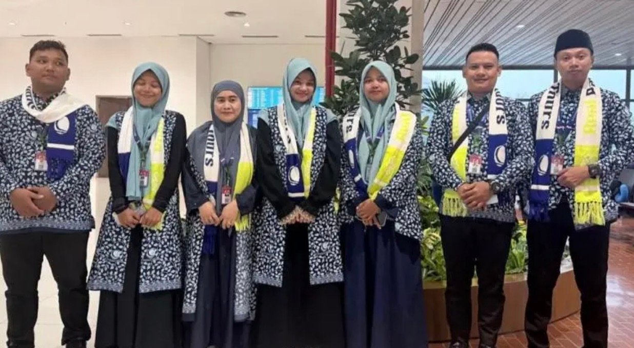 Empat peraih juara pertama cabang tilawah pada Musabaqah Tilawatil Qur'an (MTQ) tingkat Provinsi Gorontalo yang digelar Pemerintah Kota Gorontalo pada April 2026 dan dua pemenang Putra Putri Islam Berprestasi (PPIB) 2020. (Foto:n Humas)