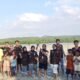 Mahasiswa KKN USN Kolaka bersama pemuda Desa Teluk Lasongko menanam 100 bibit mangrove untuk menjaga ekosistem pesisir Buton Tengah/Hibata.id