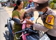 Ribuan Masker Dibagikan, Polresta Balikpapan Ingatkan Warga Jaga Kesehatan
