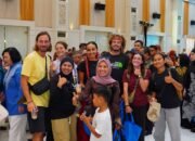 Wisatawan asal Maroko, Italia, dan Prancis terpukau Gorontalo Karnaval Karawo 2026. Karawo, budaya, dan keramahan warga menjadi daya tarik/Hibata.id