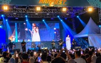 Penyanyi Yura Yunita tampil di panggung HARFEST Music Concert dalam rangkaian Gorontalo Art & Craft Festival (HARFEST) 2026 di Gorontalo/Hibata.id