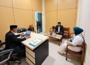 Kemenhaj Gorontalo meminta keterangan kepada jamaah umrah asal Pohuwato terkait kendala kepulangan dari Jakarta menuju Gorontalo/Hibata.id