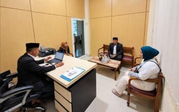 Kemenhaj Gorontalo meminta keterangan kepada jamaah umrah asal Pohuwato terkait kendala kepulangan dari Jakarta menuju Gorontalo/Hibata.id