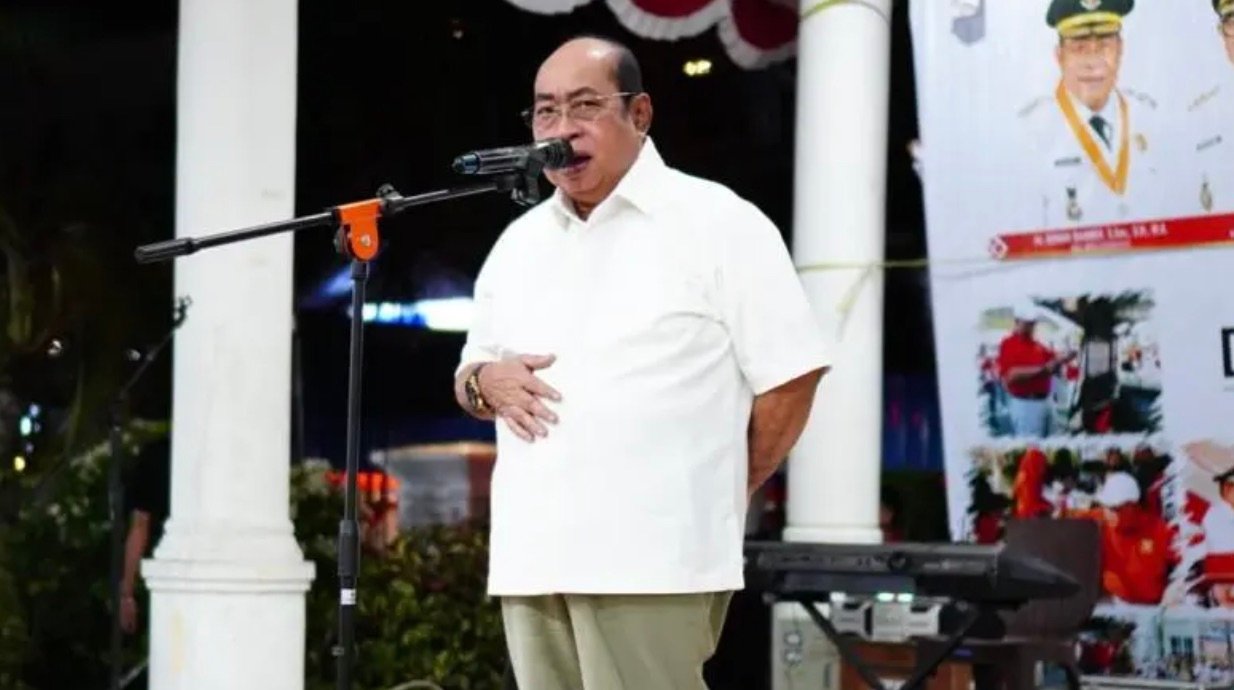 Wali Kota Gorontalo Adhan Dambea saat memberikan sambutan pada penutupan rangkaian Bulan Wawasan Kebangsaan dalam rangka HUT ke-81 Kemerdekaan Republik Indonesia di Rumah Dinas Wali Kota Gorontalo, Senin, 31 Agustus 2026. (Foto: Humas)