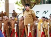 Wali Kota Gorontalo Adhan Dambea memimpin apel pagi awal pekan yang diikuti seluruh aparatur sipil negara (ASN) di lingkungan Pemerintah Kota Gorontalo di Lapangan Taruna Remaja, Senin, 7 September 2026. (Foto; Humas)