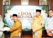 Wali Kota Gorontalo Adhan Dambea melepas 11 peserta utusan Kota Gorontalo yang akan berlaga dalam Musabaqah Tilawatil Quran (MTQ) Nasional XXXI 2026 di Semarang, Jawa Tengah. (Foto: Humas)