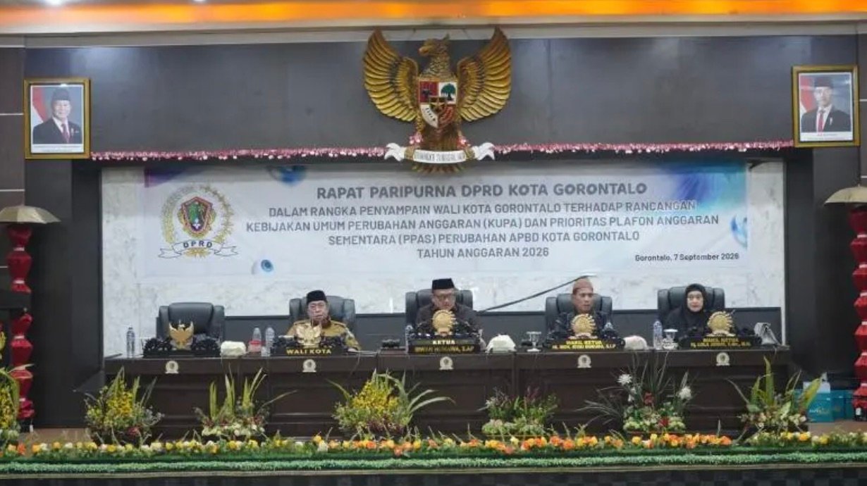 Rapat paripurna DPRD Kota Gorontalo untuk penyampaian Rancangan Kebijakan Umum Perubahan Anggaran (KUPA) dan Prioritas Plafon Anggaran Sementara (PPAS) Perubahan APBD 2026 di Aula 1 Kantor DPRD Kota Gorontalo, Senin, 7 September 2026. (Foto: Humas)