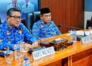 Wakil Wali Kota Gorontalo Indra Gobel saat membuka in-depth interview Evaluasi Sistem Akuntabilitas Kinerja Instansi Pemerintah (SAKIP) Kota Gorontalo bersama Tim Kementerian Pendayagunaan Aparatur Negara dan Reformasi Birokrasi (PAN-RB) secara daring dari Ruang Pola Kantor Wali Kota Gorontalo, Kamis, 17 September 2026. (Foto: Humas)