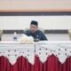 Wali Kota Gorontalo Adhan Dambea saat memimpin Rapat Koordinasi dan Evaluasi (Rakorev) penyelenggaraan pemerintahan, pembangunan, dan kemasyarakatan di Bandhayo Lo Yiladia, Senin, 21 September 2026. (Foto: Humas)
