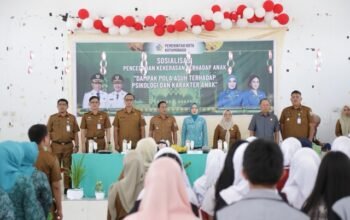 Wali Kota Kotamobagu, Weny Gaib, membuka Sosialisasi Pencegahan Kekerasan terhadap Anak di Gedung SKB Gogagoman, Selasa, 1 September 2026. (Foto: Humas)