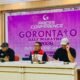 Kepala Disparekrafpora Provinsi Gorontalo, Sultan Kalupe, saat memberikan keterangan dalam konferensi pers Gorontalo Half Marathon (GoHM) 2026 di Aula Kantor Disparekrafpora Provinsi Gorontalo, Selasa (1/9/2026)/Hibata..id