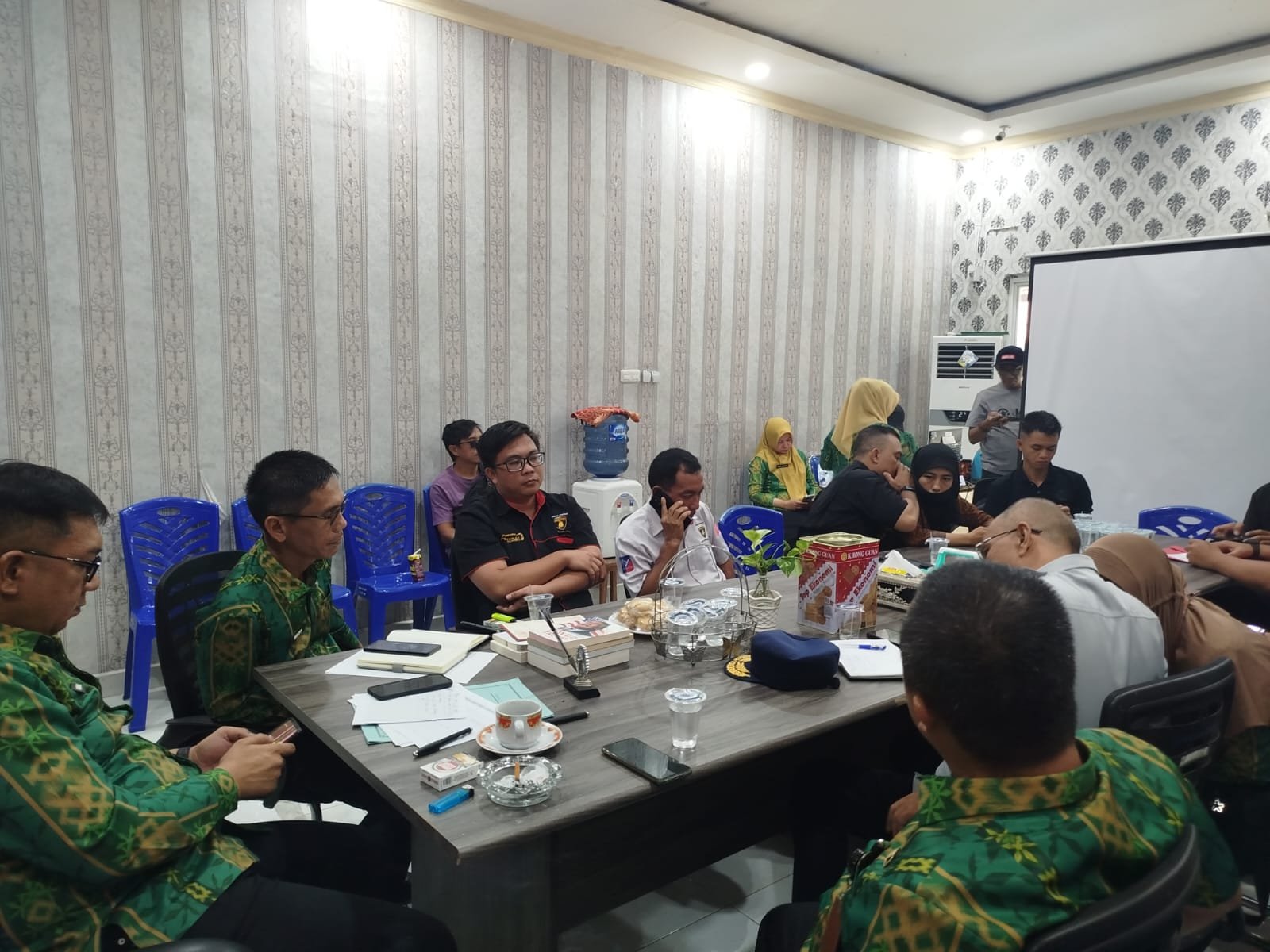 Pemerintah Kota Kotamobagu menggelar rapat koordinasi bersama para pengelola stasiun pengisian bahan bakar umum (SPBU) pada Kamis, 3 September 2026. (Foto: Humas)