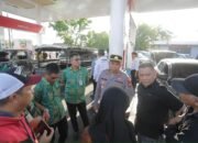 Pemerintah Kota Kotamobagu bersama Polres Kotamobagu dan Kodim 1303 Bolaang Mongondow memantau sejumlah stasiun pengisian bahan bakar umum (SPBU) menyusul antrean kendaraan yang terjadi di beberapa lokasi. (Foto: Humas)