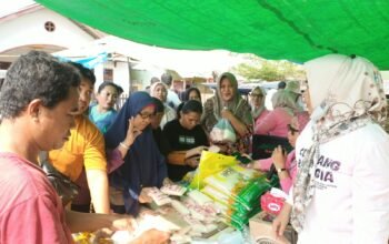 Harga Pangan Dijaga, 1 Ton Beras SPHP Mendarat di Pasar Jumat Tumbihe