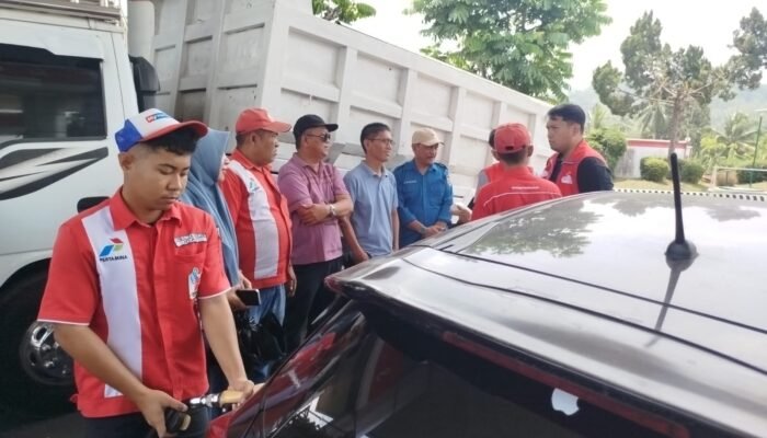Antrean BBM di Kotamobagu Tak Kunjung Reda, Pemkot Terapkan Satu Kendaraan Satu Barcode Sehari