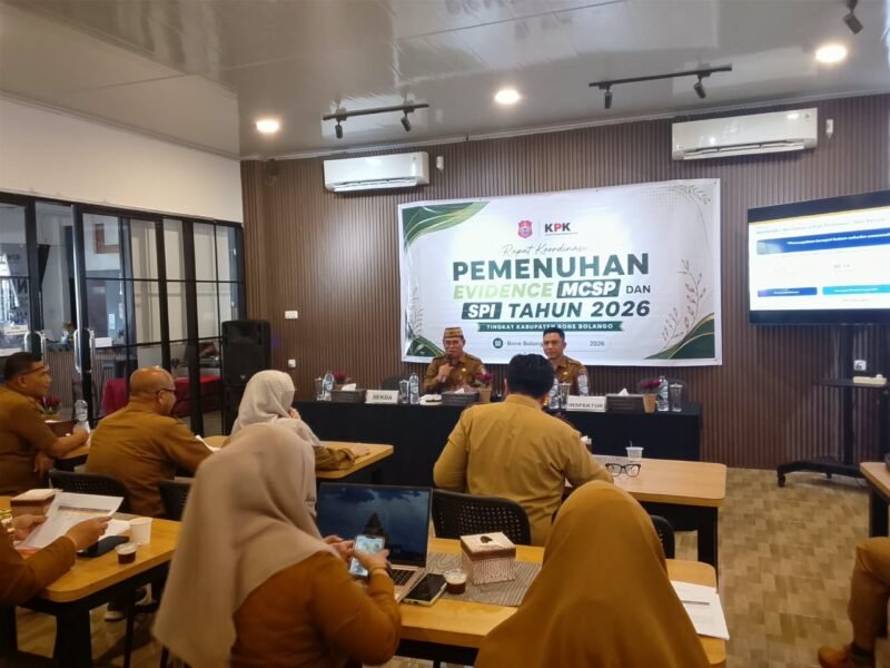 Sekda Iwan Mustapa saat menghadiri Rapat Koordinasi Pemenuhan Evidence MCSP dan SPI 2026 di Naffil Cafe dan Resto, Senin (7/9/2026). (F.Indra/Diskominfo)