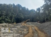 Sejumlah alat berat jenis ekskavator diduga beroperasi di kawasan hutan Kaayuran, Kecamatan Mananggu, Kabupaten Boalemo. (Foto: istw)
