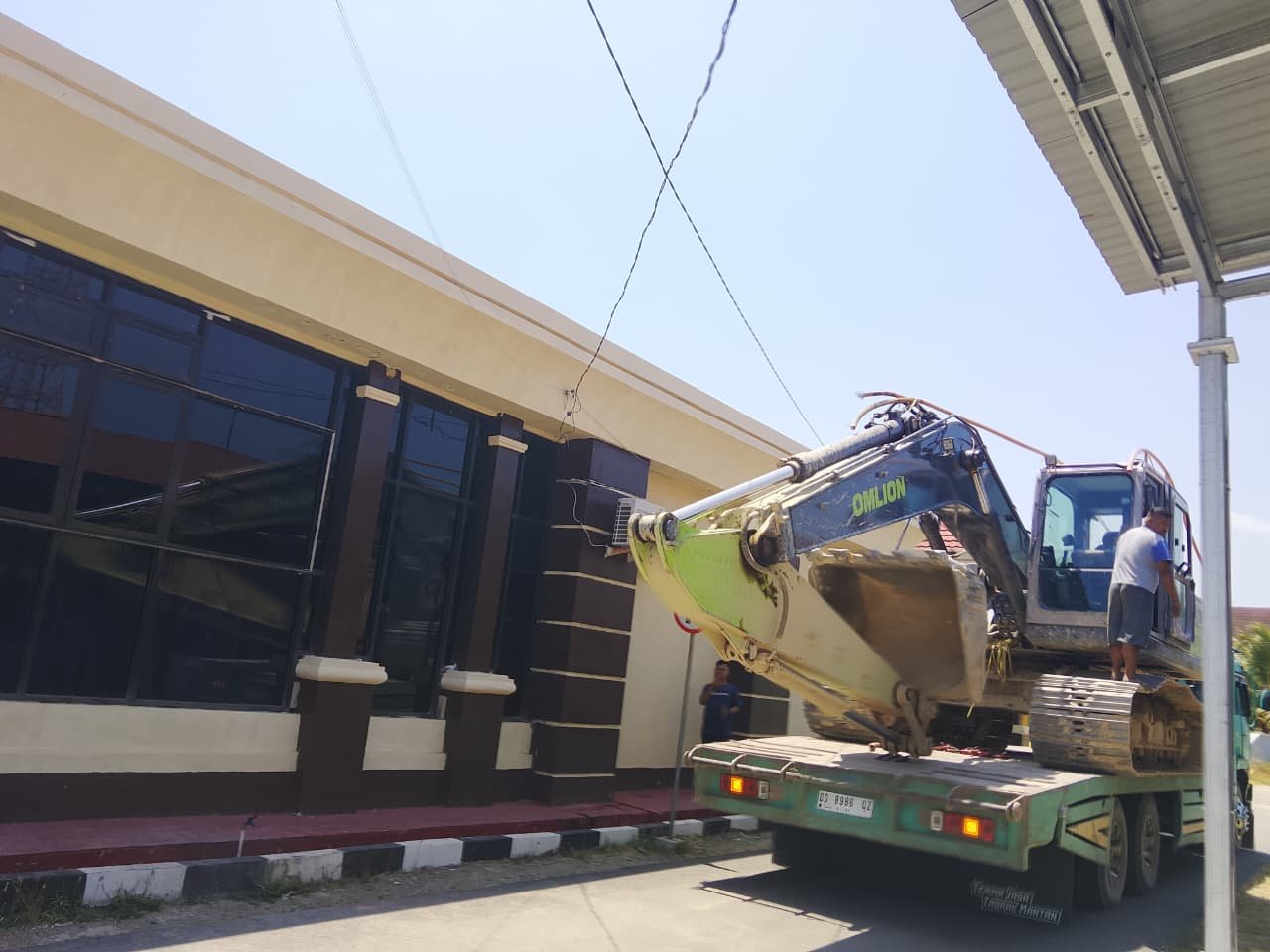 Dua alat berat Hyundai dan Zoomlion diamankan dari dua lokasi yang diduga menjadi kawasan PETI di Kecamatan Buntulia, Kabupaten Pohuwato/Hibata.id