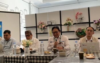 Kepala Perwakilan Bank Indonesia Provinsi Gorontalo Bambang Satya Permana (kiri) bersama Deputi Kepala Perwakilan BI Provinsi Gorontalo Ciptoning Suryo Condro memberikan keterangan terkait pelaksanaan HARFEST 2026 dalam kegiatan PIRAMIDA (Ngopi Bareng Insan Media) di Kota Gorontalo, Rabu (9/9/2026). (Hibata.id)