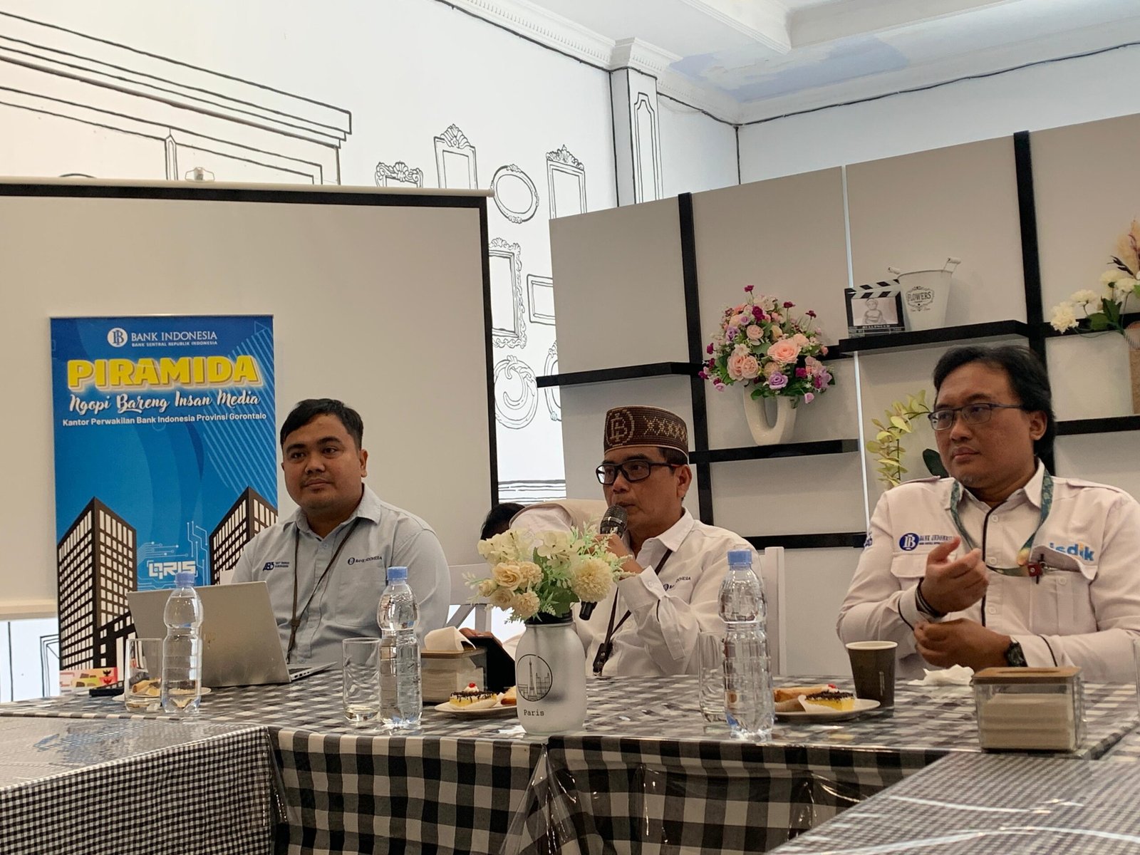 Kepala Perwakilan Bank Indonesia Provinsi Gorontalo, Bambang Satya Permana, saat memberikan keterangan terkait pelaksanaan HARFEST 2026 dalam kegiatan PIRAMIDA (Ngopi Bareng Insan Media) di Kota Gorontalo, Rabu (9/9/2026)/Hibata.id