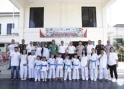 Wali Kota Kotamobagu, Weny Gaib, melepas kontingen atlet Karate-Do Gojukai Indonesia Cabang Kota Kotamobagu yang akan berlaga dalam Karate Open Tournament Kajati Sulawesi Utara Cup V Tahun 2026. (Foto: Humas)