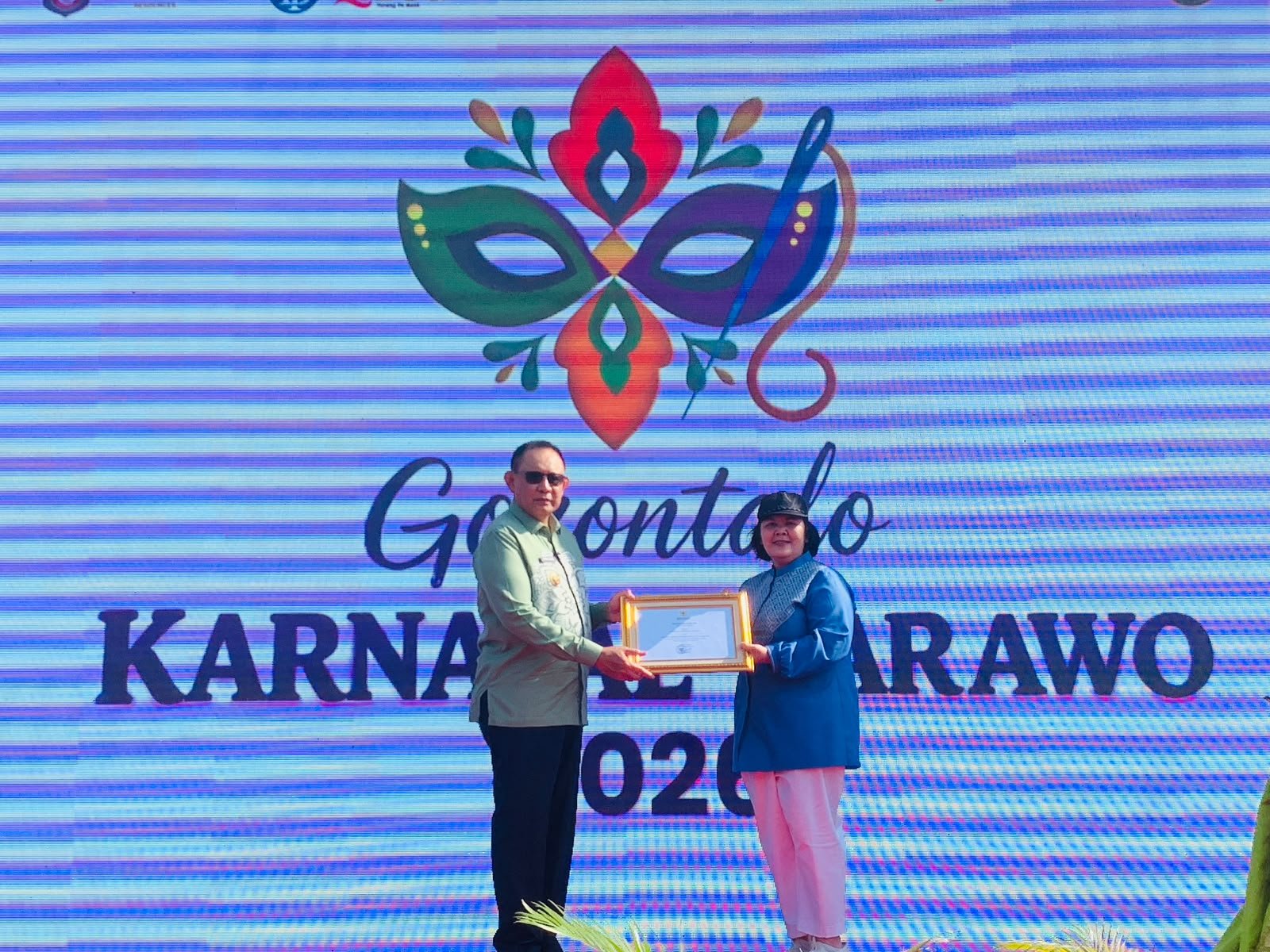Gorontalo Karnaval Karawo masuk Karisma Event Nusantara 2026. Kementerian Pariwisata memberikan penghargaan kepada Pemerintah Provinsi Gorontalo/Hibata.id