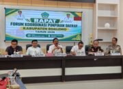 Bupati Boalemo Rum Pagau memimpin rapat Forkopimda yang berlangsung di Aula Dinas Kesehatan Kabupaten Boalemo, Rabu (16/9/2026)/Hibata.id