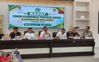 Bupati Boalemo Rum Pagau memimpin rapat Forkopimda yang berlangsung di Aula Dinas Kesehatan Kabupaten Boalemo, Rabu (16/9/2026)/Hibata.id